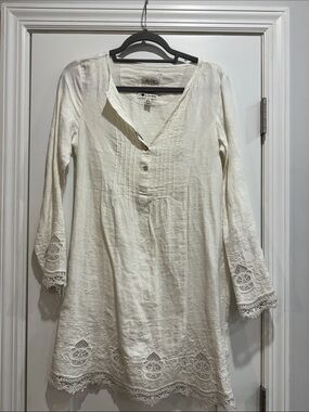 Cream V-Neck Tunic with Lace Trim